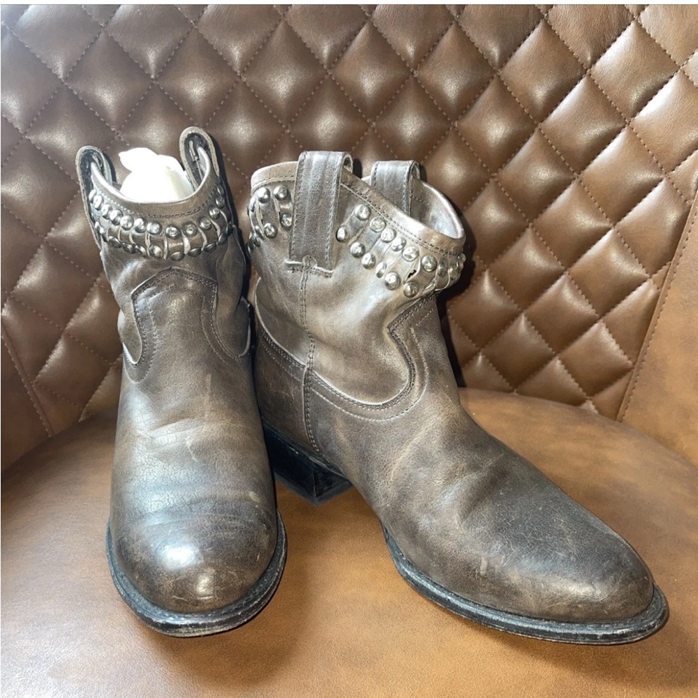 FRYE Diana Studded Western Leather Short Boot Women Sz 7M